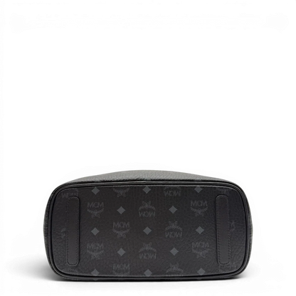 https://cdn.shopify.com/s/files/1/0564/9376/8855/files/MCM_Shopper_Liz_small_mit_Pochette_visetos_schwarz_5.webp?v=1782310250
