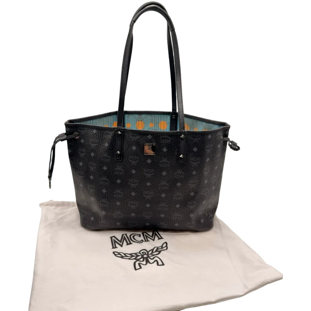 https://cdn.shopify.com/s/files/1/0564/9376/8855/files/MCM_Shopper_Liz_visetos_schwarz_19.webp?v=1784801389
