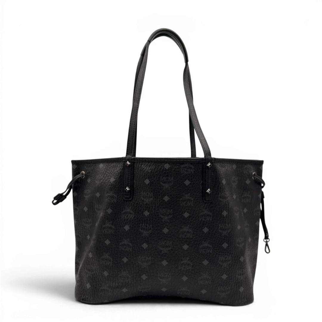 https://cdn.shopify.com/s/files/1/0564/9376/8855/files/MCM_Shopper_Liz_visetos_schwarz_2.webp?v=1784801389
