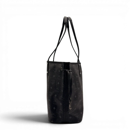 https://cdn.shopify.com/s/files/1/0564/9376/8855/files/MCM_Shopper_Liz_visetos_schwarz_3.webp?v=1784801389
