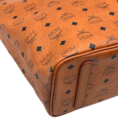 https://cdn.shopify.com/s/files/1/0564/9376/8855/files/MCM_Shopper_visetos_braun_7.webp?v=1784795143