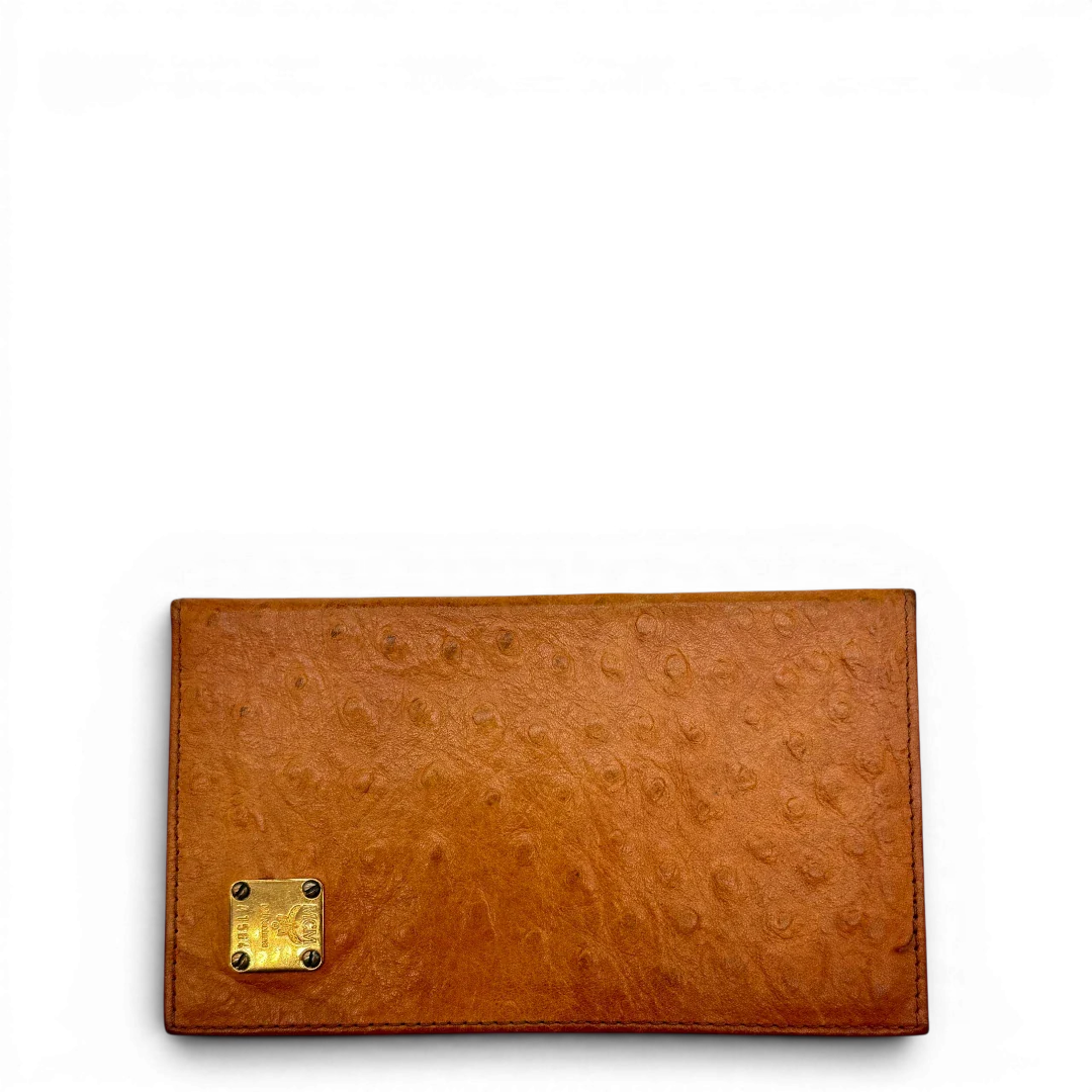 https://cdn.shopify.com/s/files/1/0564/9376/8855/files/MCM_Straussen_Etui_vintage5417.webp?v=1777483062