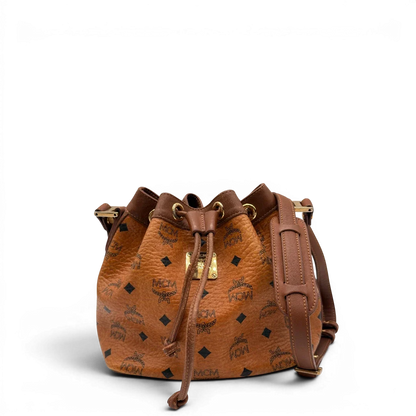 https://cdn.shopify.com/s/files/1/0564/9376/8855/files/MCM_Umhangetasche_Beuteltasche_small_mit_Kordelzug_visetos_braun_4.webp?v=1784795648