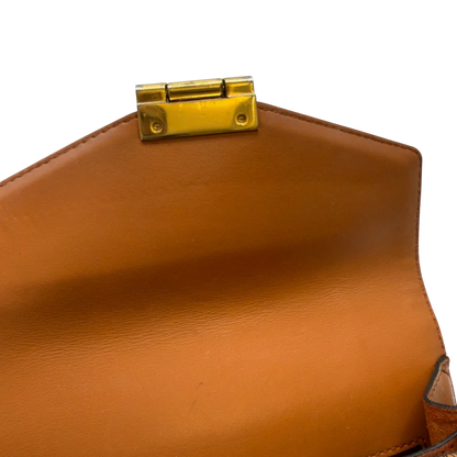 https://cdn.shopify.com/s/files/1/0564/9376/8855/files/MCM_Umhangetasche_Patricia_mit_Umhangegurt_visetos_braun_19.webp?v=1783513860