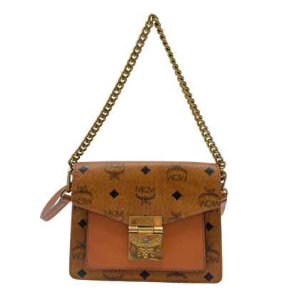 https://cdn.shopify.com/s/files/1/0564/9376/8855/files/MCM_Umhangetasche_Patricia_mit_Umhangegurt_visetos_braun_2.webp?v=1783513860