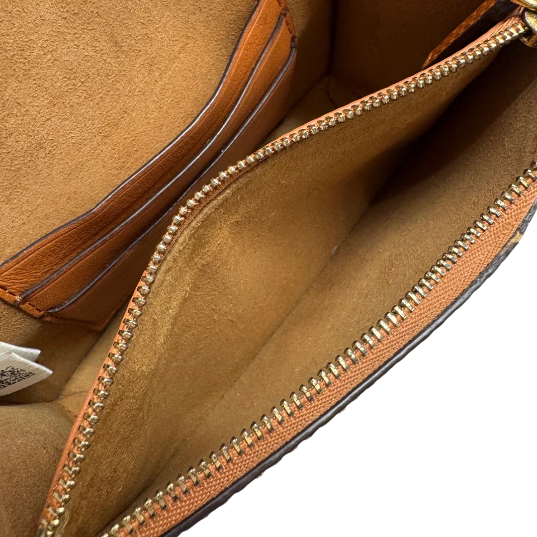 https://cdn.shopify.com/s/files/1/0564/9376/8855/files/MCM_Umhangetasche_Tracy_Wallet_on_Chain_visetos_braun_21.webp?v=1784240373