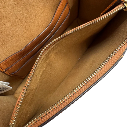 https://cdn.shopify.com/s/files/1/0564/9376/8855/files/MCM_Umhangetasche_Tracy_Wallet_on_Chain_visetos_braun_21.webp?v=1784240373