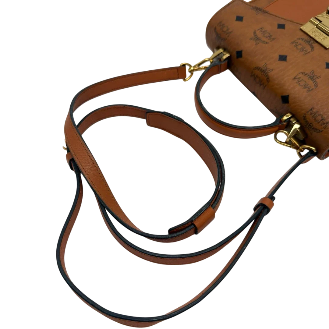 https://cdn.shopify.com/s/files/1/0564/9376/8855/files/MCM_Umhangetasche_Tracy_small_Satchel_visetos_braun_13.webp?v=1784794734