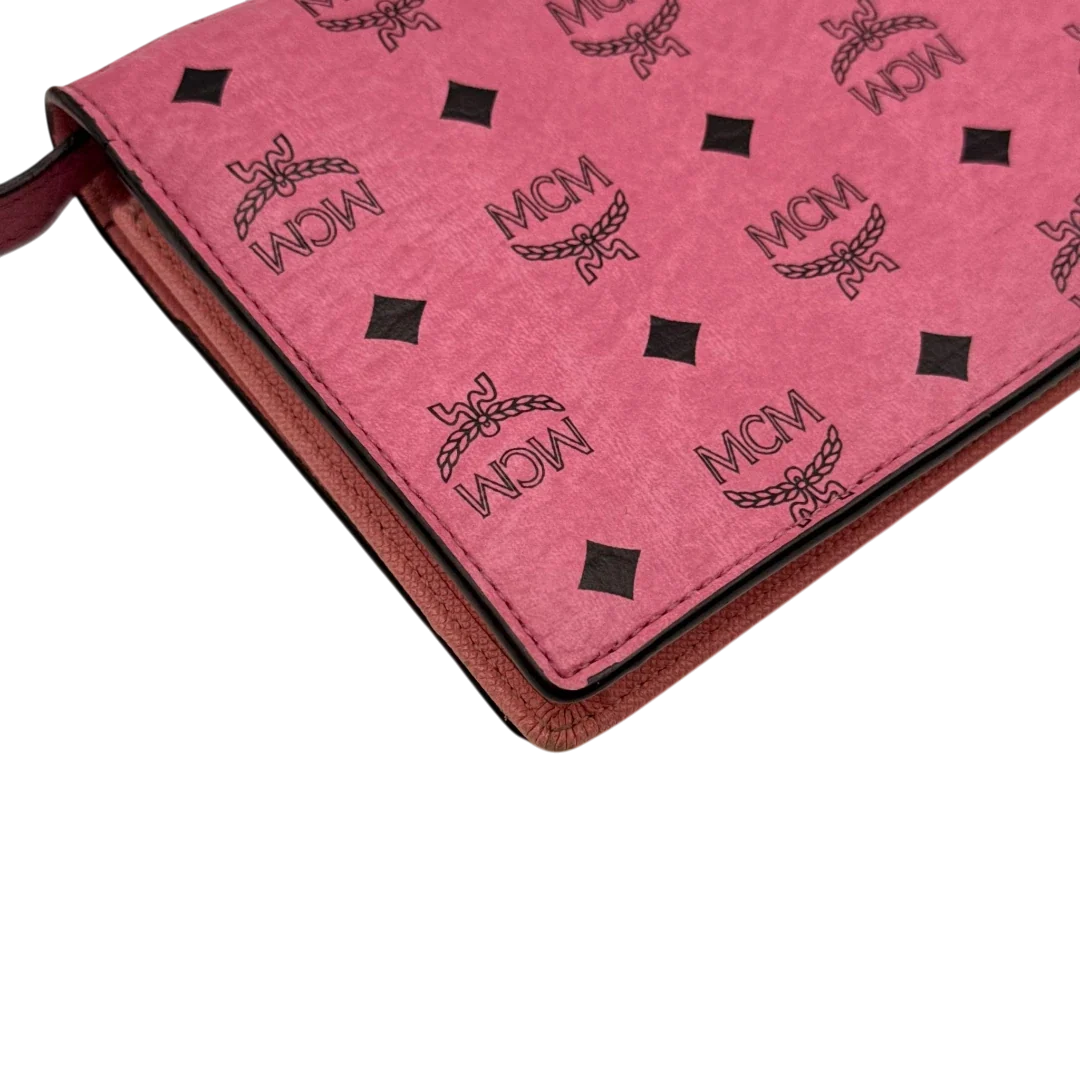 https://cdn.shopify.com/s/files/1/0564/9376/8855/files/MCM_Umhangetasche_Wallet_on_Chain_visetos_pink_11.webp?v=1784794518