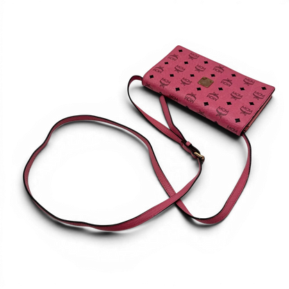 https://cdn.shopify.com/s/files/1/0564/9376/8855/files/MCM_Umhangetasche_Wallet_on_Chain_visetos_pink_13.webp?v=1784794518