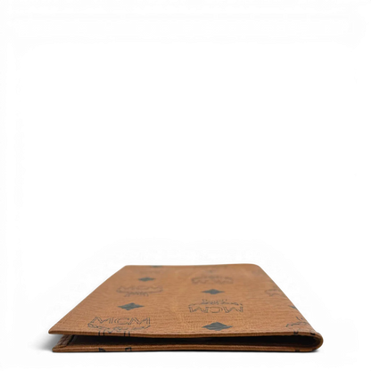 https://cdn.shopify.com/s/files/1/0564/9376/8855/files/MCM_Visetos_Etui_vintage5439.webp?v=1777482698