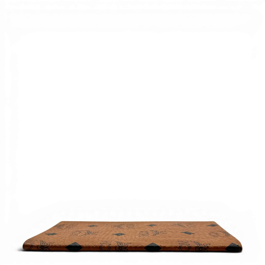 https://cdn.shopify.com/s/files/1/0564/9376/8855/files/MCM_Visetos_Etui_vintage5441.webp?v=1777482698