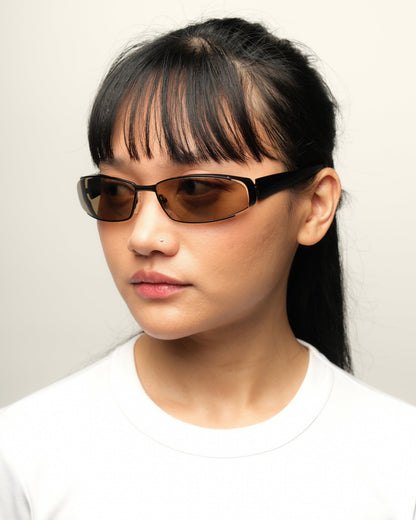 https://cdn.shopify.com/s/files/1/0818/5459/5398/files/Mikli3_310e4986-d326-4f0c-90c3-c8ae77a53411.jpg?v=1774972754