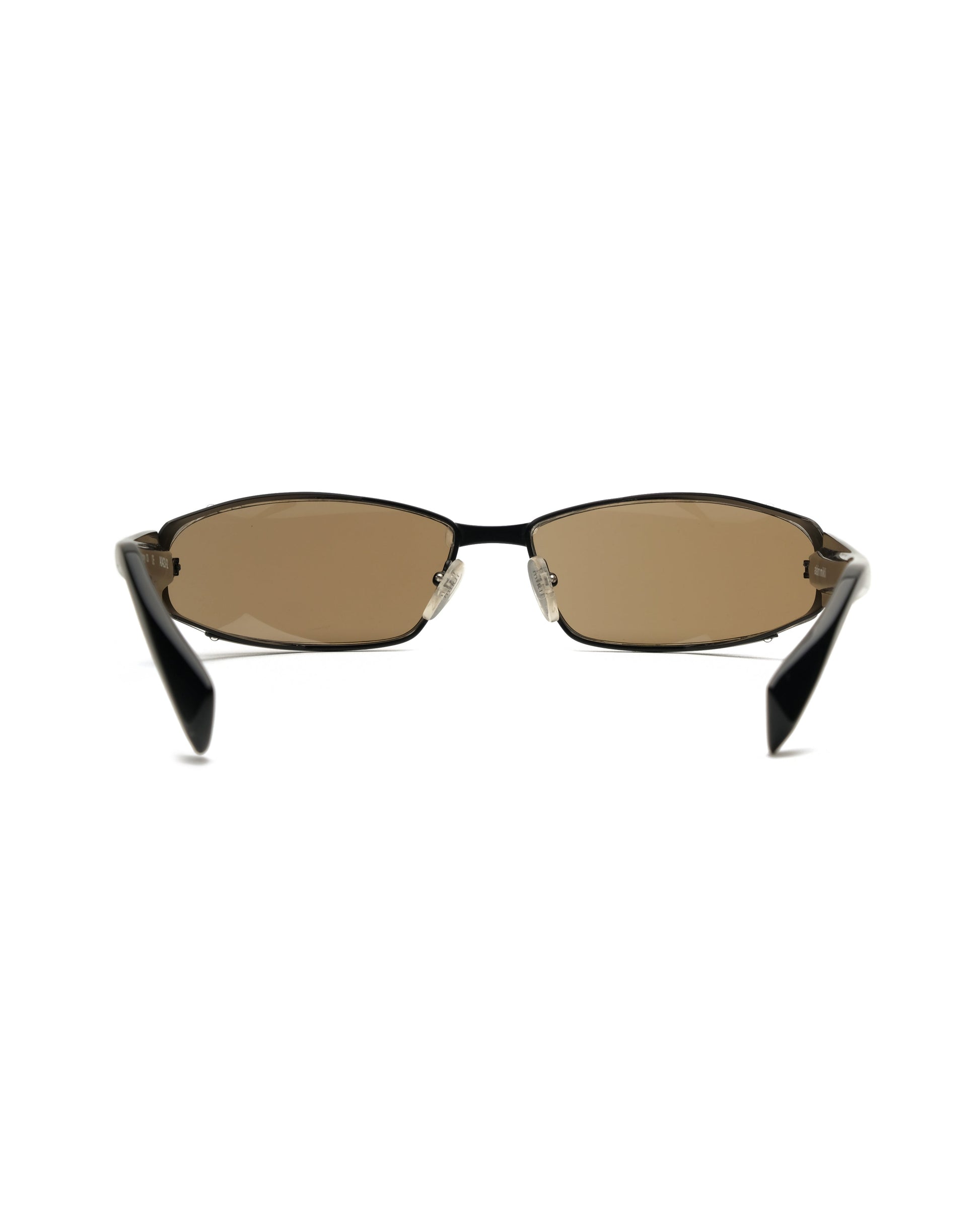 https://cdn.shopify.com/s/files/1/0818/5459/5398/files/Mikli5_1f99dc80-d457-4d0d-9b67-035416b18913.jpg?v=1774972754