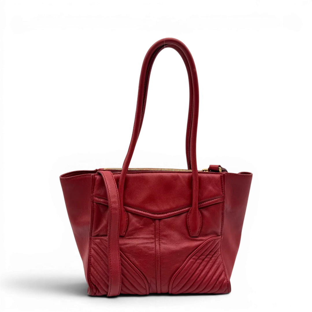 https://cdn.shopify.com/s/files/1/0564/9376/8855/files/Miu_Miu_Handtasche_Biker_aus_Leder_rot_2.webp?v=1781854920