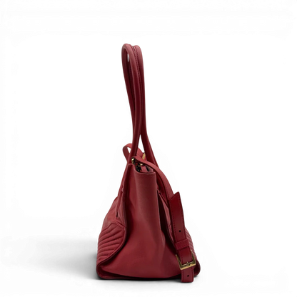 https://cdn.shopify.com/s/files/1/0564/9376/8855/files/Miu_Miu_Handtasche_Biker_aus_Leder_rot_3.webp?v=1781854919