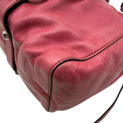https://cdn.shopify.com/s/files/1/0564/9376/8855/files/Miu_Miu_Handtasche_Vitello_Lux_mit_Umhangegurt_aus_Leder_pink_vintage7951.webp?v=1779965633