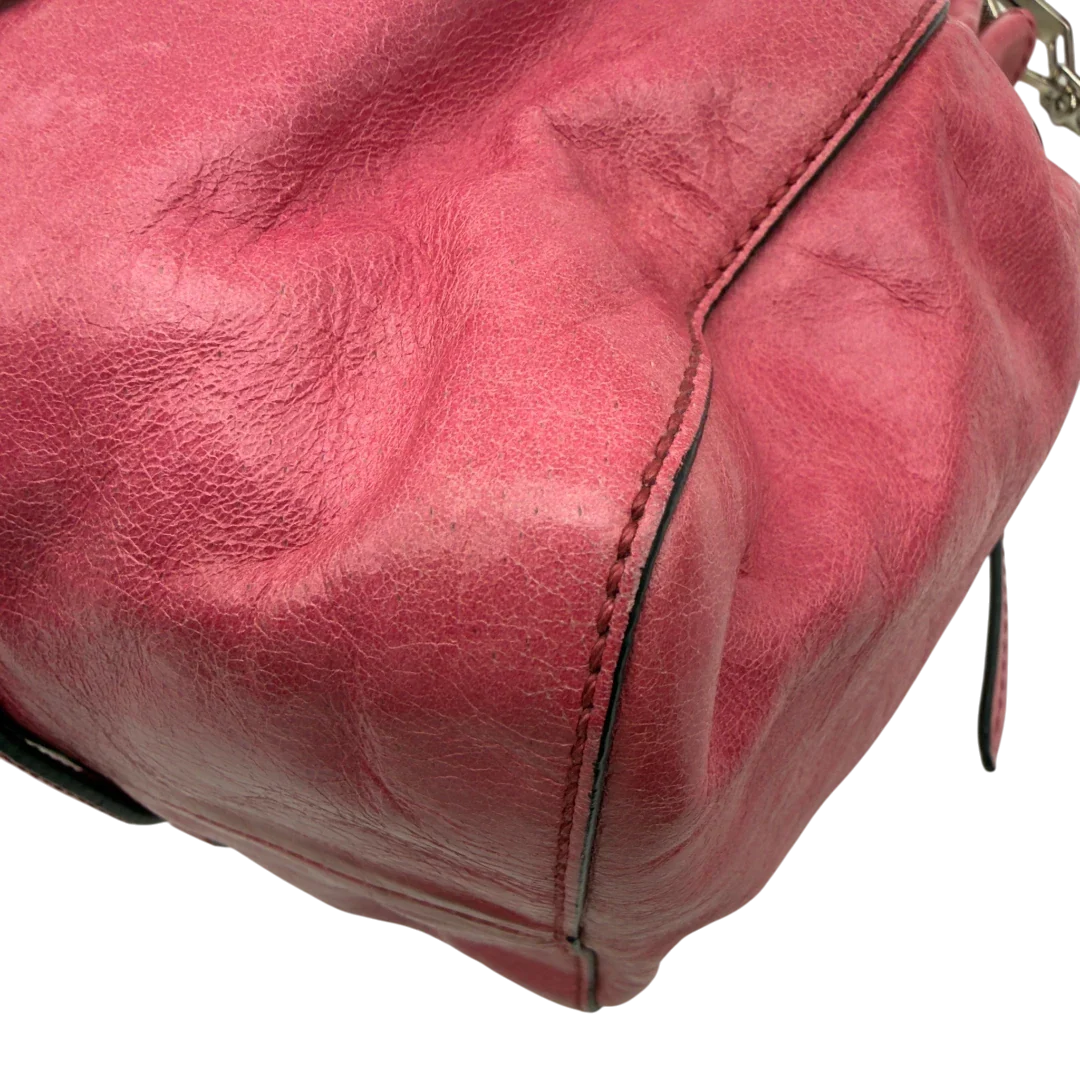 https://cdn.shopify.com/s/files/1/0564/9376/8855/files/Miu_Miu_Handtasche_Vitello_Lux_mit_Umhangegurt_aus_Leder_pink_vintage7953.webp?v=1779965634