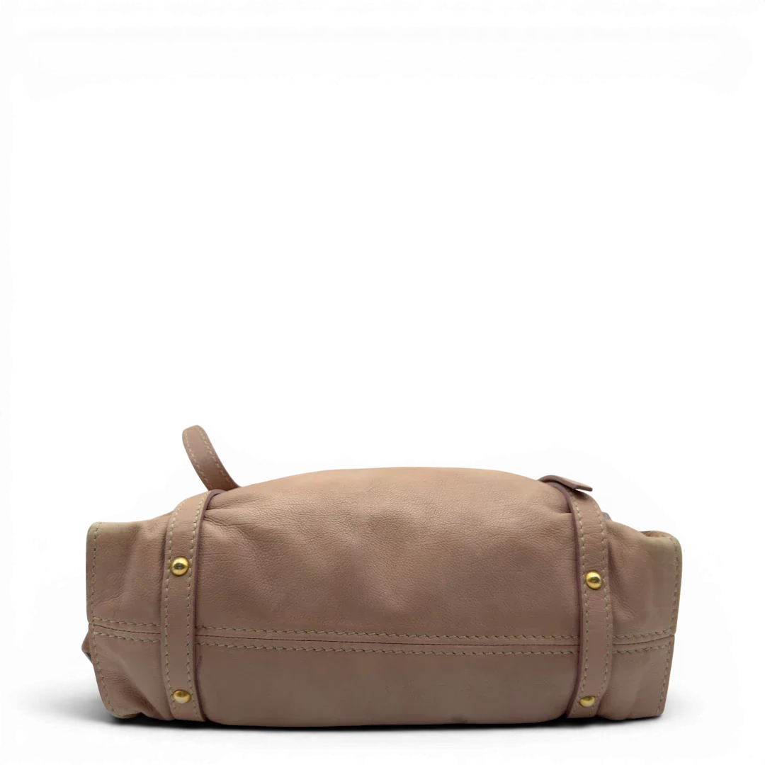 https://cdn.shopify.com/s/files/1/0564/9376/8855/files/Miu_Miu_Schultertasche_Ribbon_aus_Leder_rosa_vintage7607.webp?v=1779290193