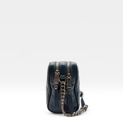 https://cdn.shopify.com/s/files/1/0564/9376/8855/files/Miu_Miu_Umhangetasche_Matelasse_aus_Leder_marineblau_vintage_crossbody6964.webp?v=1758891102