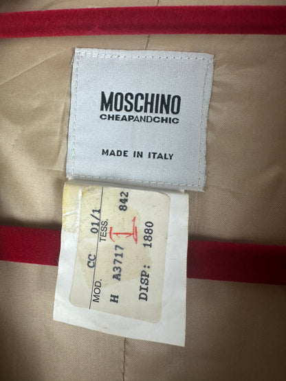 https://cdn.shopify.com/s/files/1/0900/2729/5066/files/Moschino_Studded_Leather_Jacket_Label.jpg?v=1774115112
