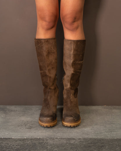 PRADA KNEE HIGH LEATHER BOOTS (EU 37)