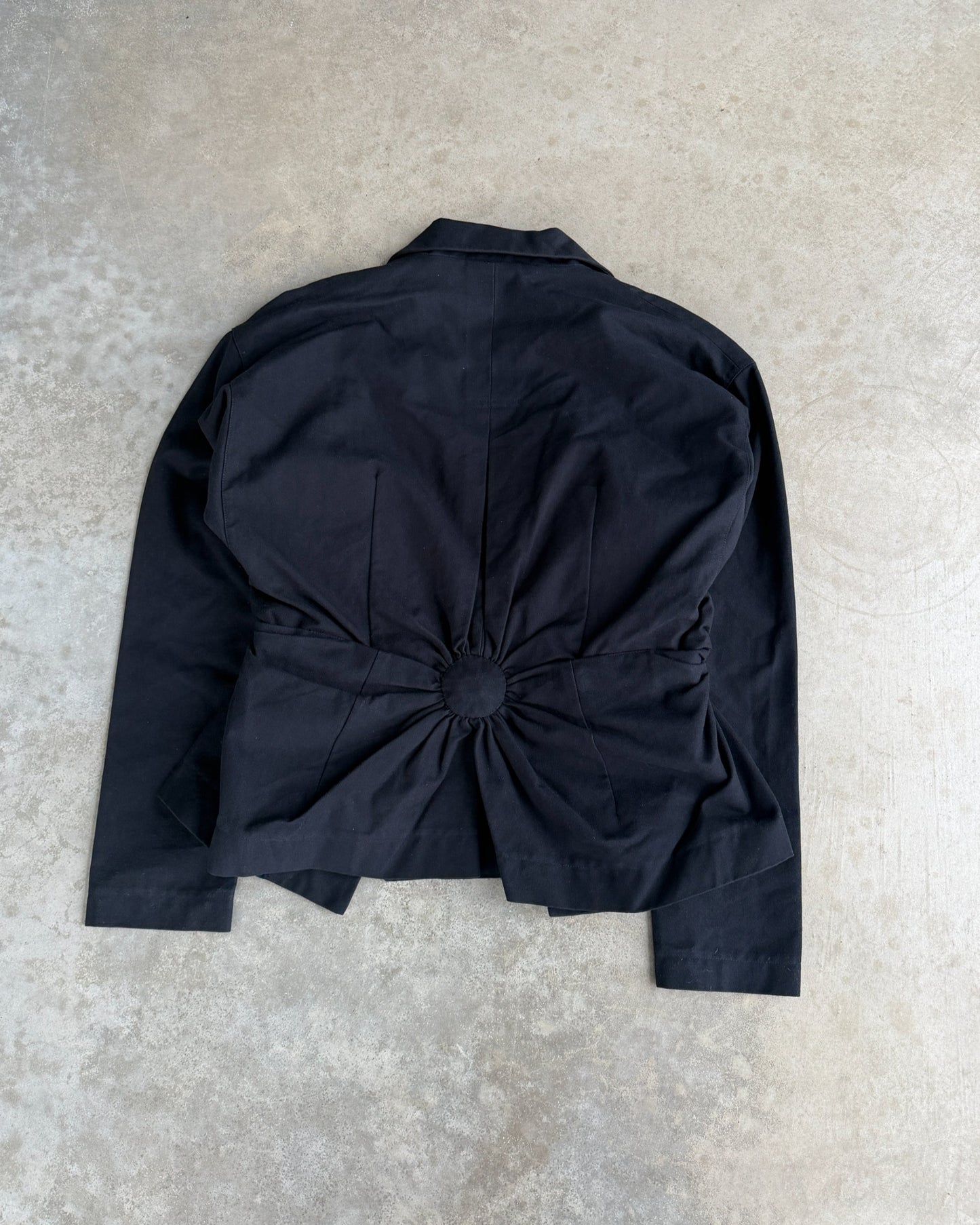 Issey Miyake FW03 Ruched Circle Jacket – S-on a concrete background