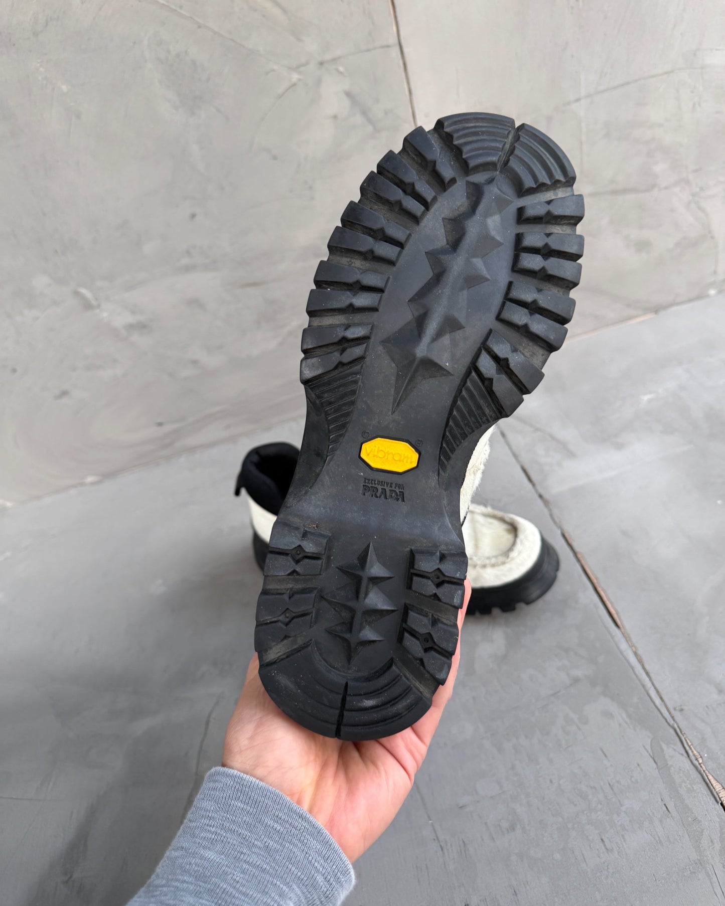 Prada FW99 Fur Vibram Heel Derbys – EU 38-on a concrete background
