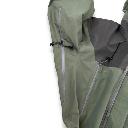 Vintage Arc'teryx Beta AR (L)