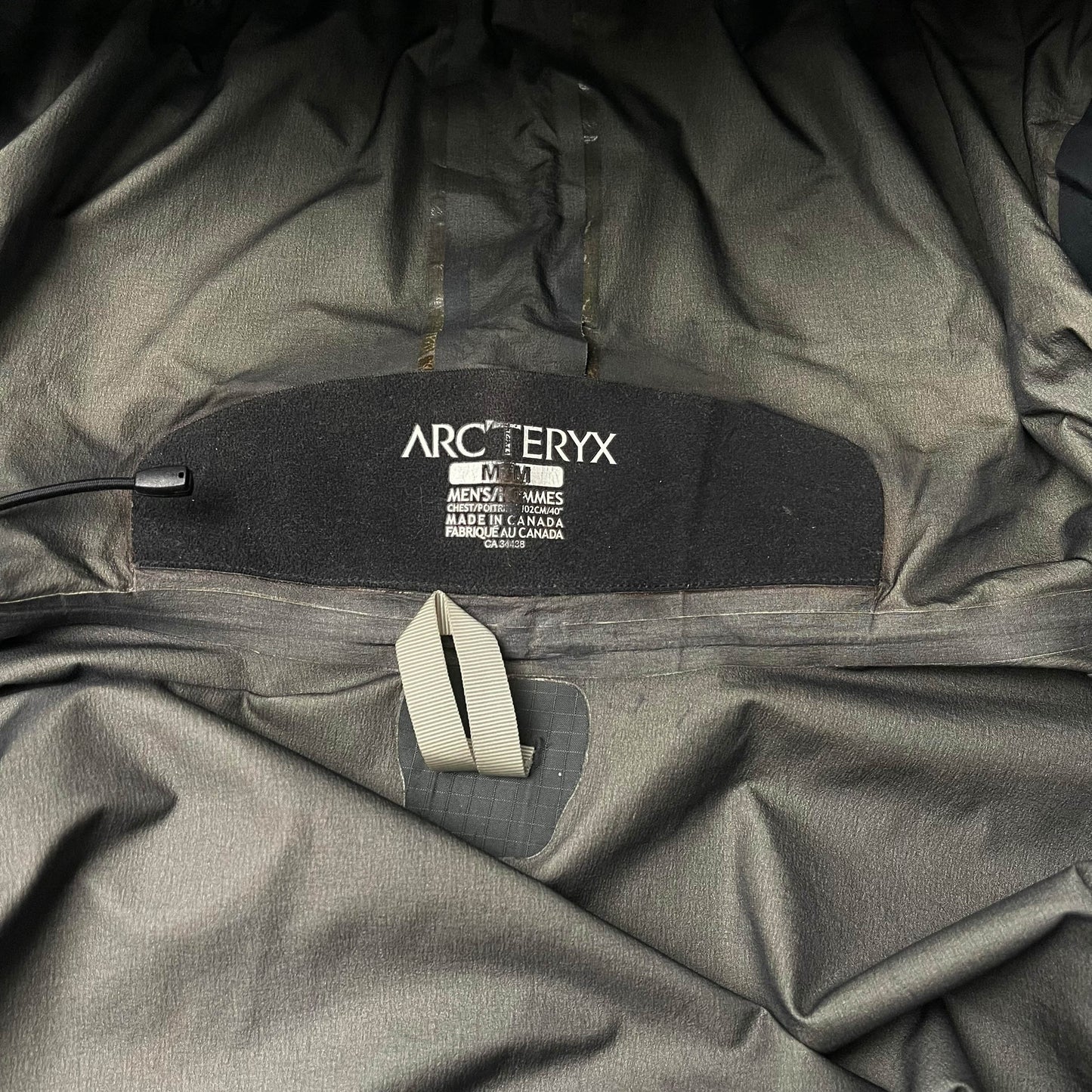 Arc'teryx Alpha LT Gore-tex Shell Jacket (M)