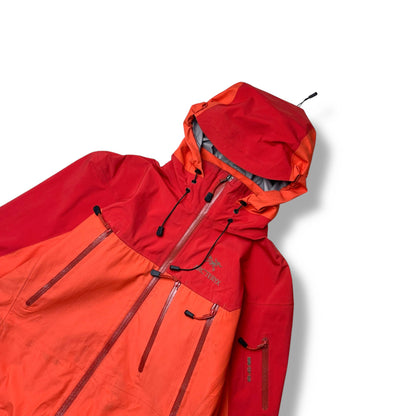 Vintage Arc’teryx Theta AR Gore-Tex Pro Jacket (M)