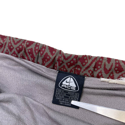 Vintage Nike ACG Shorts (M)