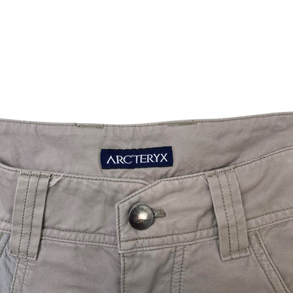 Vintage Arc'teryx Cargo Shorts (W30)