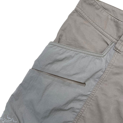 Vintage Arc'teryx Cargo Shorts (W30)
