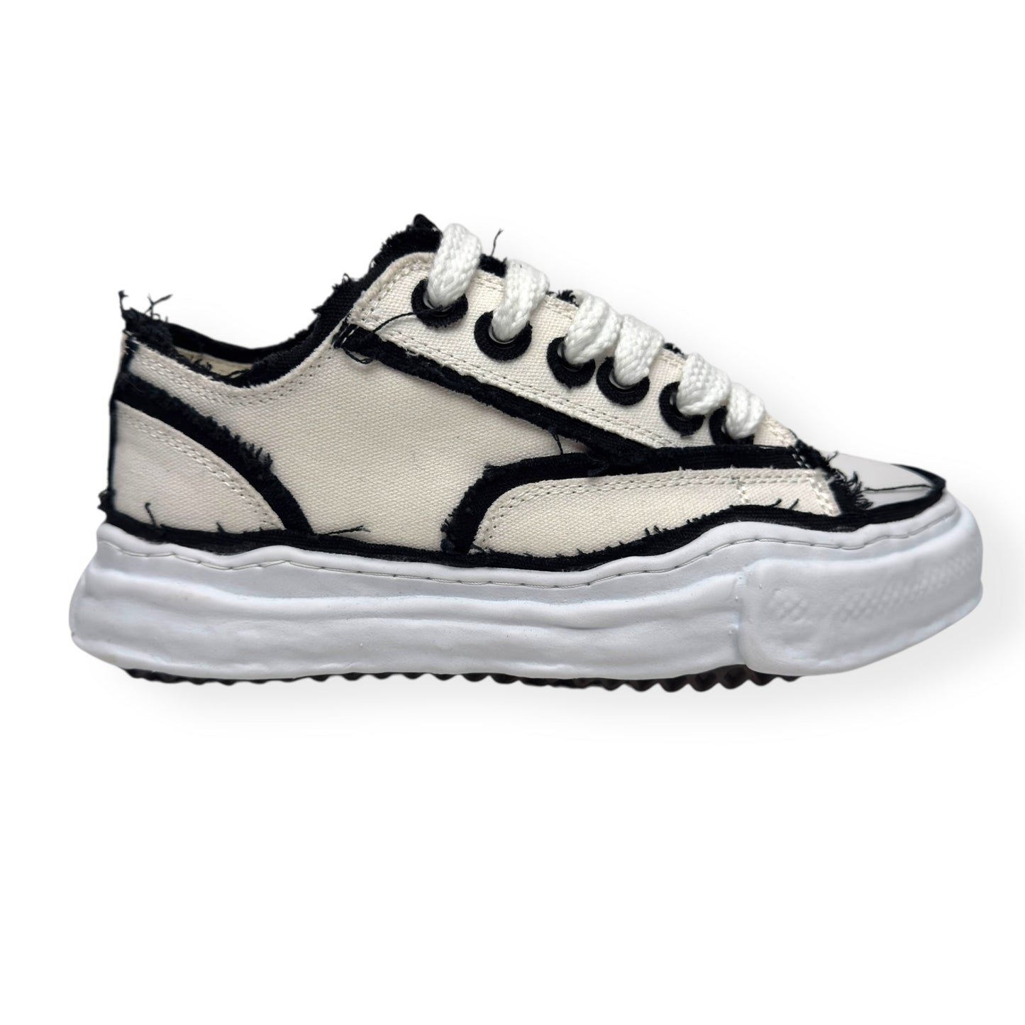 MAISON MIHARA YASUHIRO PETERSON OG DISTRESSED CANVAS SNEAKER WHITE / BLACK UK6 | UK 6, Black