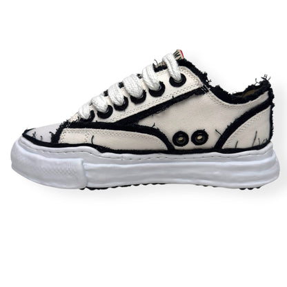 MAISON MIHARA YASUHIRO PETERSON OG DISTRESSED CANVAS SNEAKER WHITE / BLACK UK6 | UK 6, Black