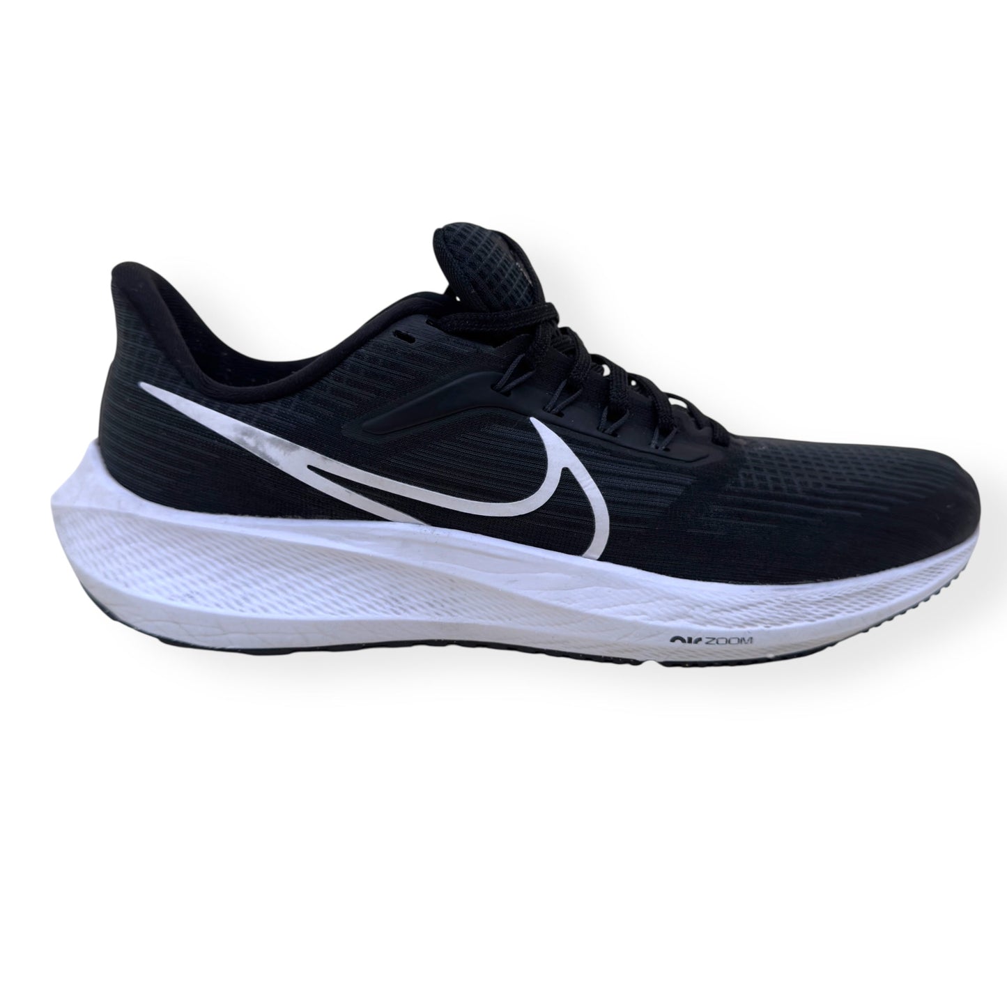 NIKE AIR ZOOM PEGASUS 39 RUNNING SHOE BLACK / WHITE UK10.5 | UK 10.5, Black