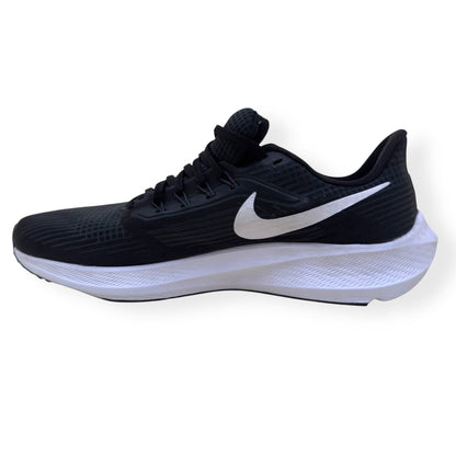NIKE AIR ZOOM PEGASUS 39 RUNNING SHOE BLACK / WHITE UK10.5 | UK 10.5, Black
