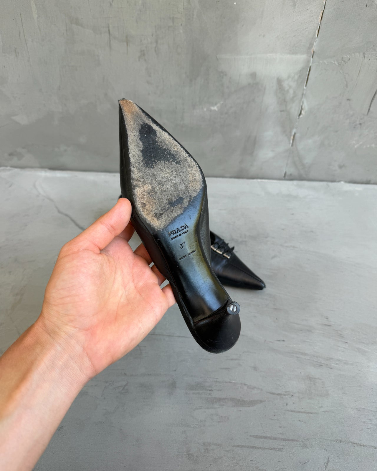 靴 Prada Leather Mule 37 Replaced Heels Vintage Prada Black Leather Triple Buckle Kitten Heel Mule – EU 37