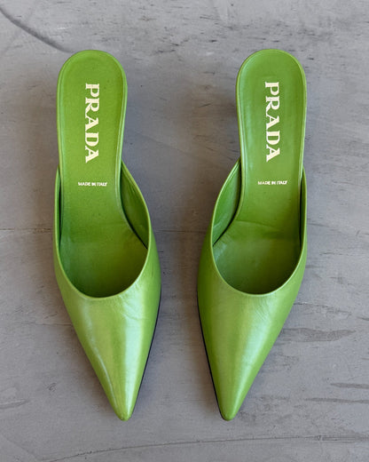Prada Green Leather Kitten Heel Mule – EU 38-on a concrete background