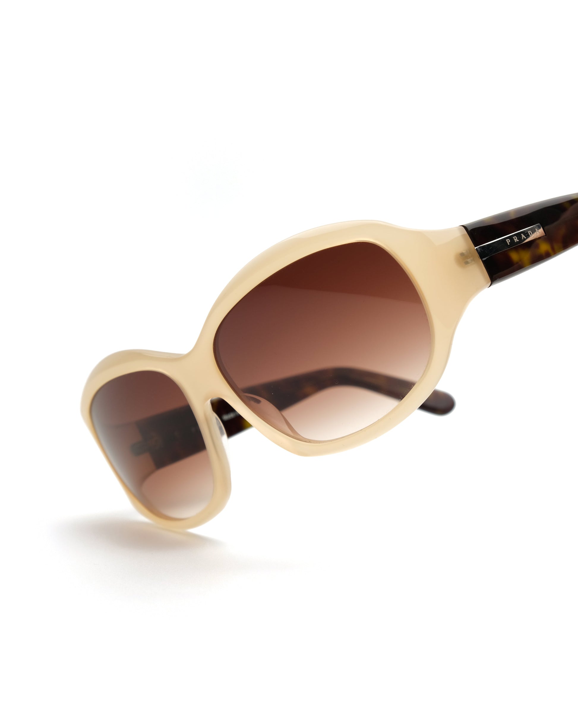 https://cdn.shopify.com/s/files/1/0818/5459/5398/files/Prada5_e73503c5-884f-4e66-bad5-ac1c2dbbd8f1.jpg?v=1774973170