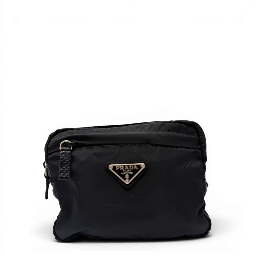 https://cdn.shopify.com/s/files/1/0564/9376/8855/files/Prada_Bauchtasche___Gurteltasche_aus_Nylon_schwarz_vintage7765.webp?v=1780487354