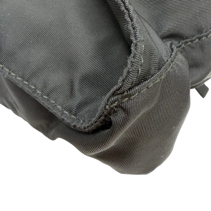 https://cdn.shopify.com/s/files/1/0564/9376/8855/files/Prada_Bauchtasche___Gurteltasche_aus_Nylon_schwarz_vintage7776.webp?v=1780487355