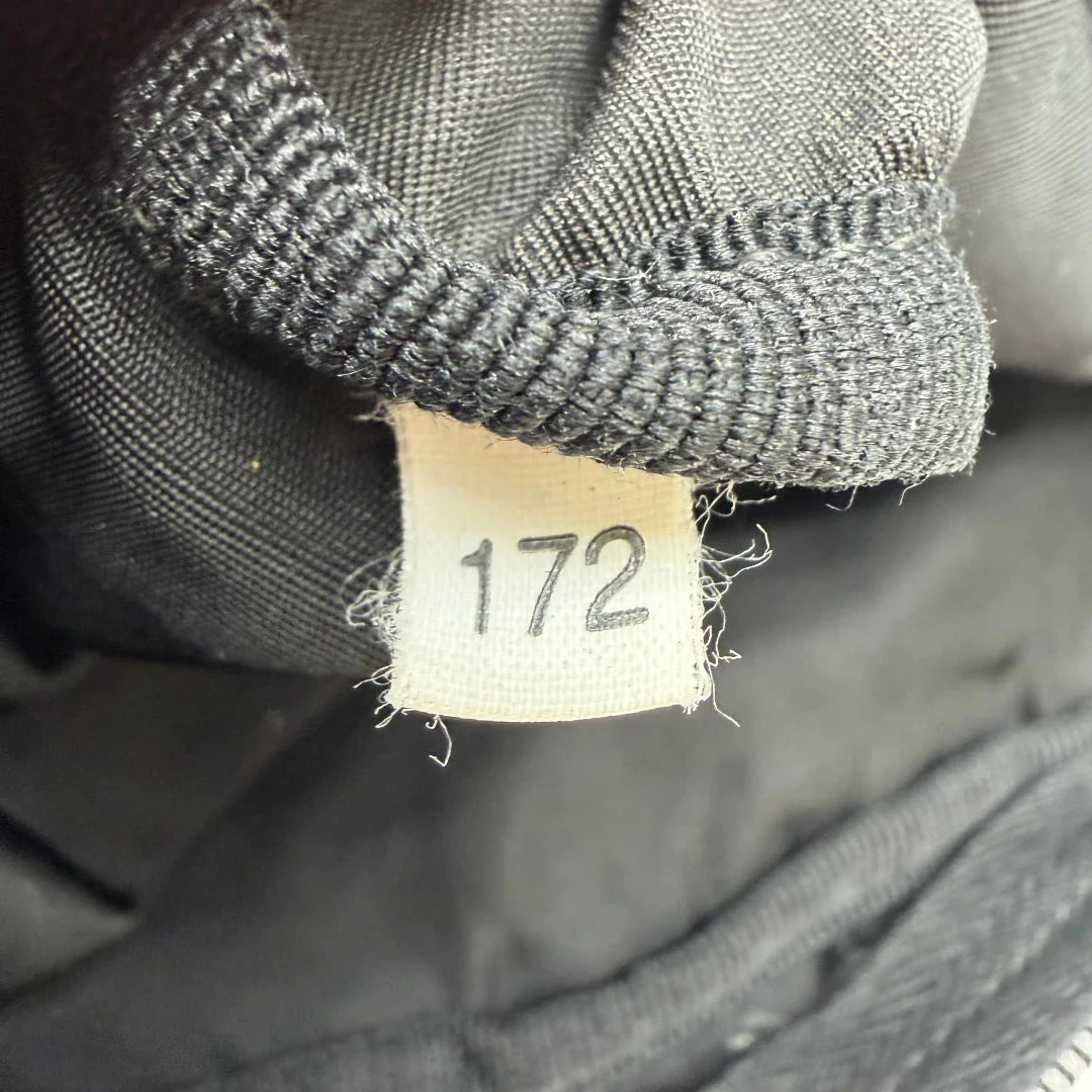 https://cdn.shopify.com/s/files/1/0564/9376/8855/files/Prada_Bauchtasche___Gurteltasche_aus_Nylon_schwarz_vintage7784.webp?v=1780487355