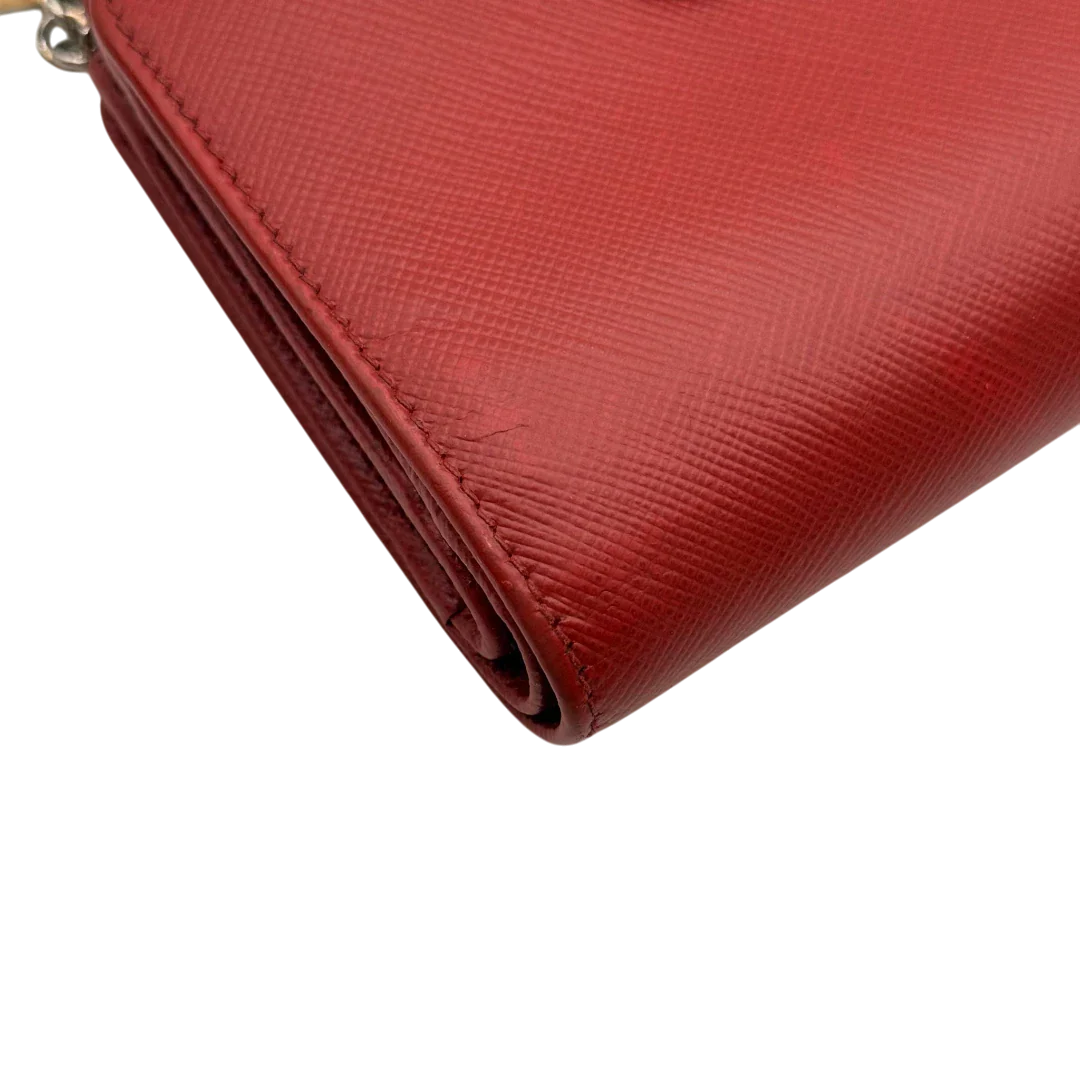 https://cdn.shopify.com/s/files/1/0564/9376/8855/files/Prada_Geldbeutel_Zip_auf_Saffiano_Leder_rot_10.webp?v=1784243609