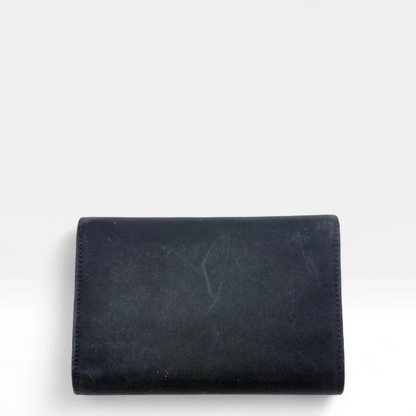 https://cdn.shopify.com/s/files/1/0564/9376/8855/files/Prada_Geldbeutel_aus_Nylon_schwarz_vintage_wallet9776.webp?v=1758649691