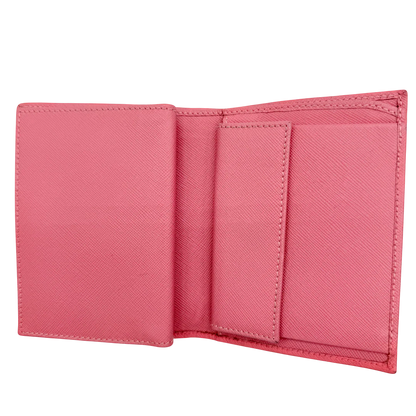https://cdn.shopify.com/s/files/1/0564/9376/8855/files/Prada_Geldbeutel_aus_Saffiano_Leder_pink_vintage_1723.webp?v=1772101926