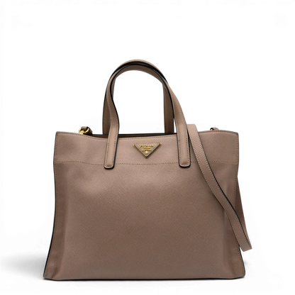 https://cdn.shopify.com/s/files/1/0564/9376/8855/files/Prada_Handtasche_Galleria_aus_Saffiano_Leder_rosa_vintage8433.webp?v=1780485818