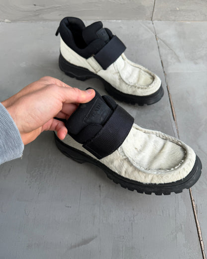 Prada FW99 Fur Vibram Heel Derbys – EU 38-on a concrete background