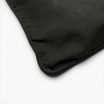 https://cdn.shopify.com/s/files/1/0564/9376/8855/files/Prada_Umhangetasche_basic_aus_Nylon_schwarz_6.webp?v=1782386018